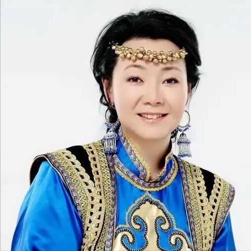 不做饭帅气丈夫甘当“家庭主夫”把她宠成宝pg电子试玩网站免费结婚34年只生孩子(图6)