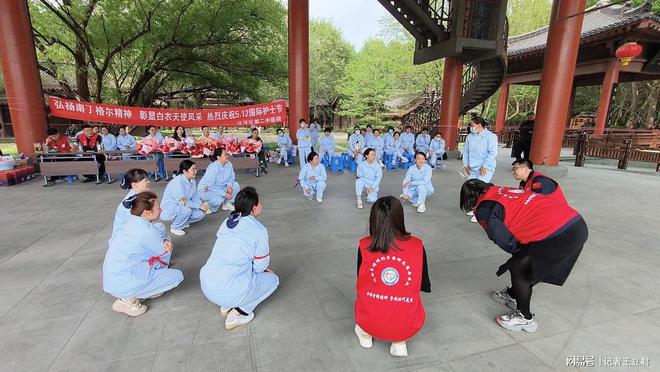 敬白衣天使凝聚社会温情pg试玩沈阳爱心企业致(图2)