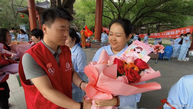 敬白衣天使凝聚社会温情pg试玩沈阳爱心企业致(图4)