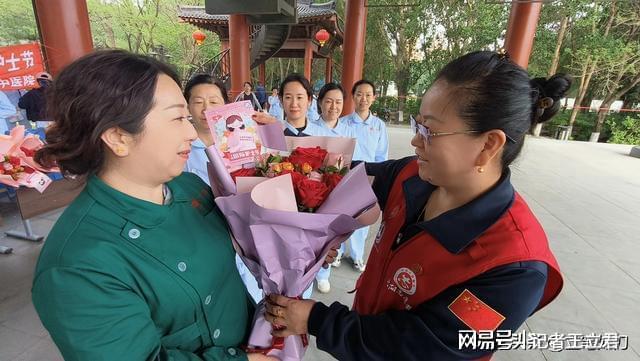 敬白衣天使凝聚社会温情pg试玩沈阳爱心企业致(图6)