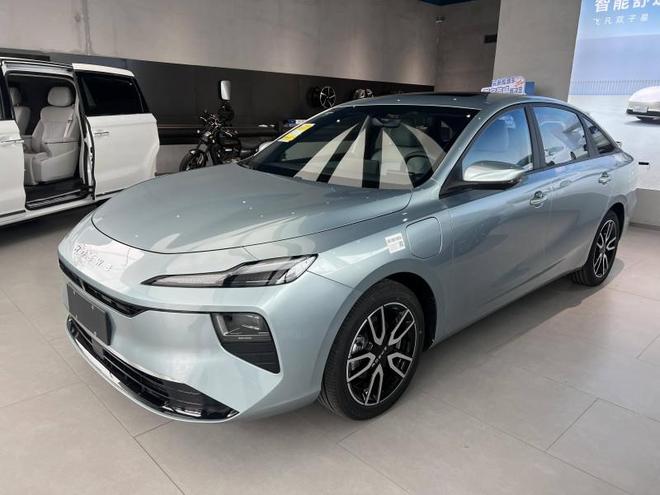 荣威D6的价格、实力与适配人群购车全指南pg电子免费试玩模拟器10万级纯电轿车：(图3)